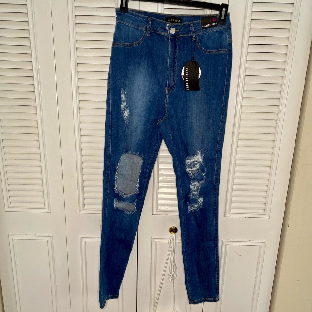 Plus Size Ripped jeans
